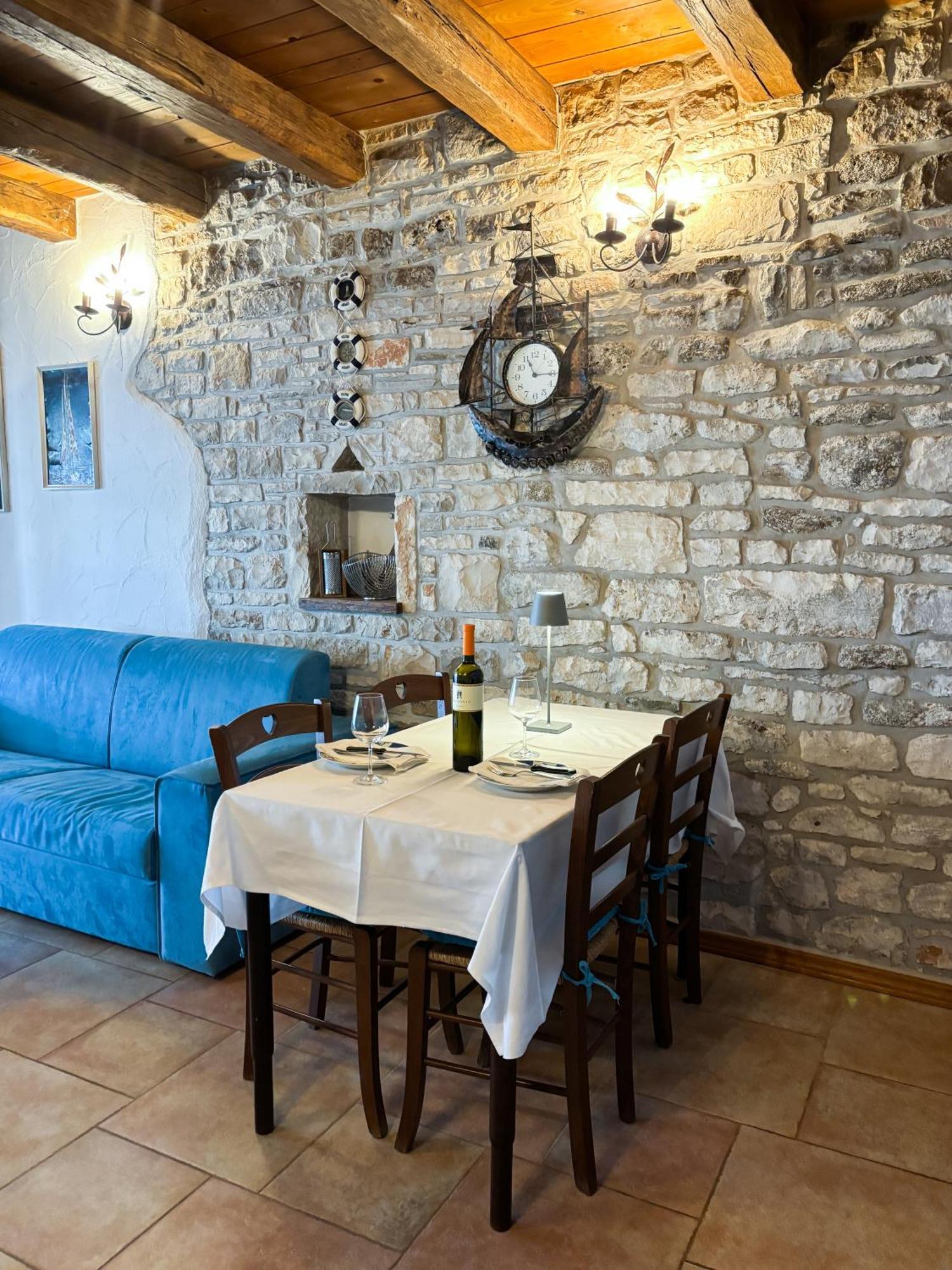 City Center Coastal Escape - Apartments With Sea View Or Cozy Room Novigrad Istria Εξωτερικό φωτογραφία